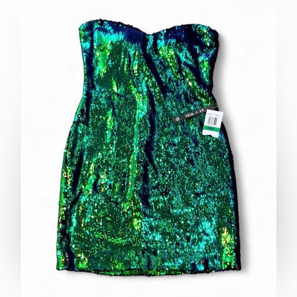 As U Wish Dresses & Skirts - As U Wish NWT L Black and Green Sequin Strapless Bodycon Dress Homecoming Prom